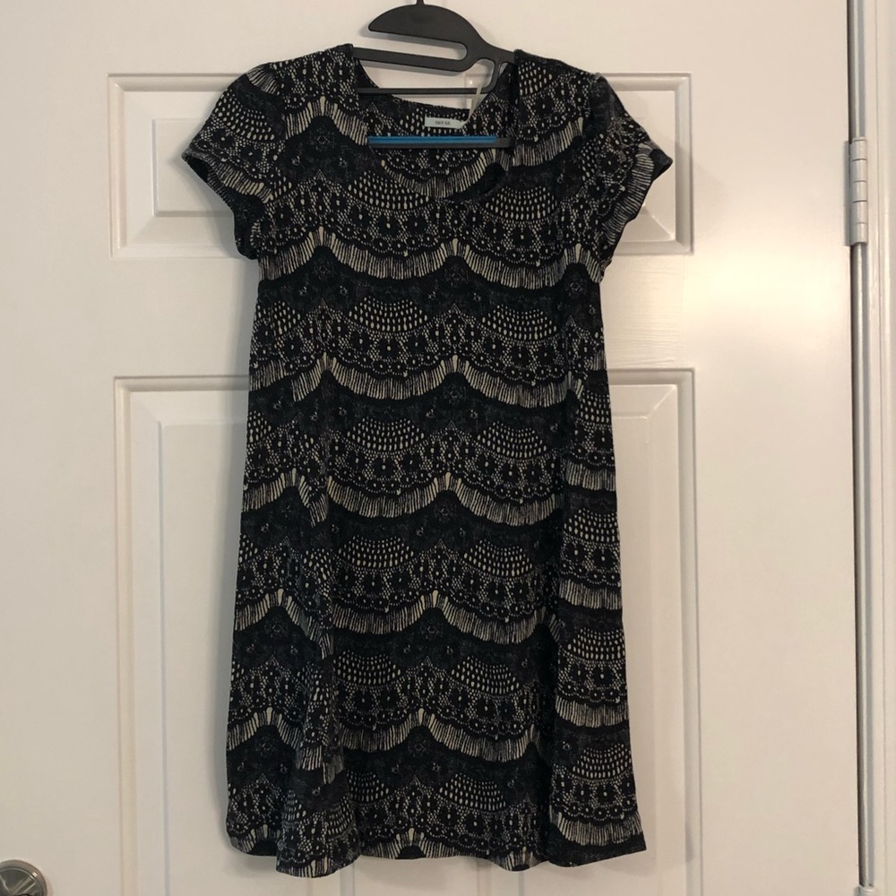 Patterned Black and Cream Tunic Dress